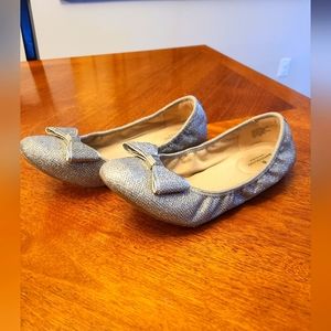 Bandolino Ferrista Gold Glamour Ballet Flat with Bow, Size 9.5, Great Condition.